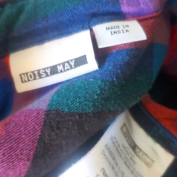 Noisy May perfectly worn in multicolored flannel button up - Picture 8 of 12